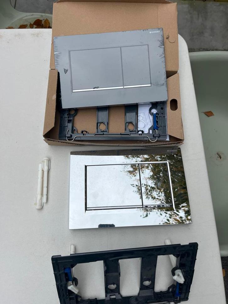 Geberit Sigma30 WC Knop/Drukplaat (Nieuw & Gebruikt), Doe-het-zelf en Verbouw, Sanitair, Gebruikt, Toilet, Chroom, Ophalen