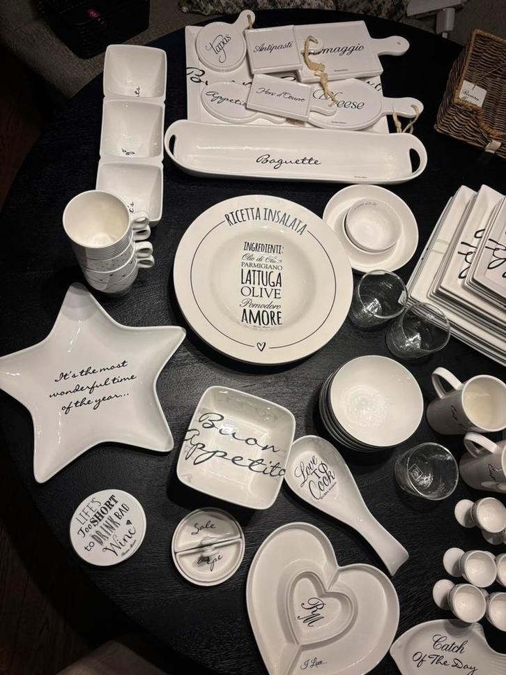 Servies Riviera Maison, Huis en Inrichting, Keuken | Servies, Zo goed als nieuw, Compleet servies, Overige stijlen, Overige materialen