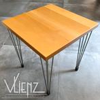 Vintage, retro Pin Age tafel, hairpin legs, bijzettafel, Ophalen of Verzenden, Huis en Inrichting