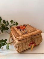Vintage rotan raffia bewaardoosje, Antiek en Kunst, Curiosa en Brocante, Ophalen of Verzenden