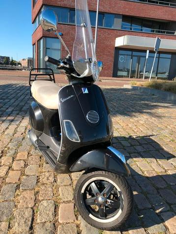 Scooter v Onderdelen Vespa lx50 4T  (moet weg)! beschikbaar voor biedingen