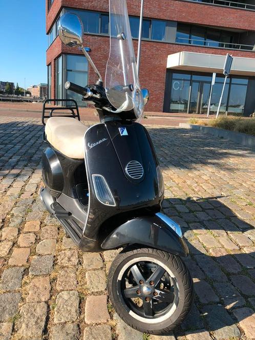 Scooter v Onderdelen Vespa lx50 4T  (moet weg)!, Fietsen en Brommers, Scooters | Vespa, Gebruikt, Vespa LX, Ophalen