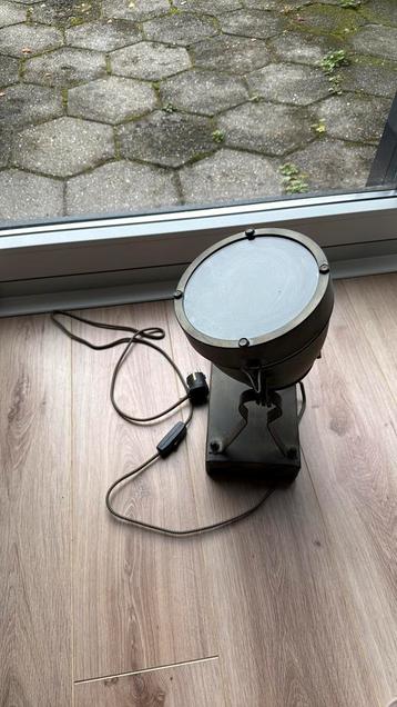 Industriële vloerlamp (Praxis)(zonder lamp) beschikbaar voor biedingen
