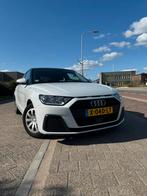 Audi A1 25 Tfsi 95pk met Navigatie en Stoelverwarmig, Auto's, Audi, Voorwielaandrijving, Stof, A1, Zwart