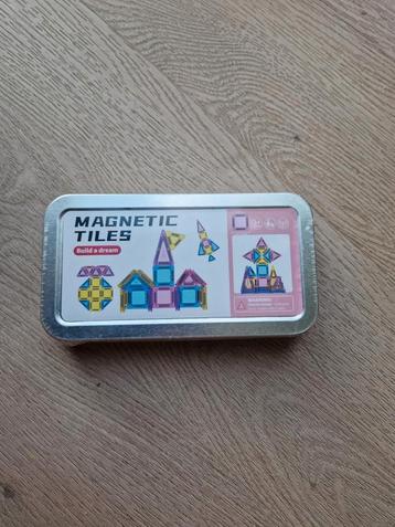 Nieuwe reisset magnetische bouwstenen -26pcs- Magnetic Tiles beschikbaar voor biedingen
