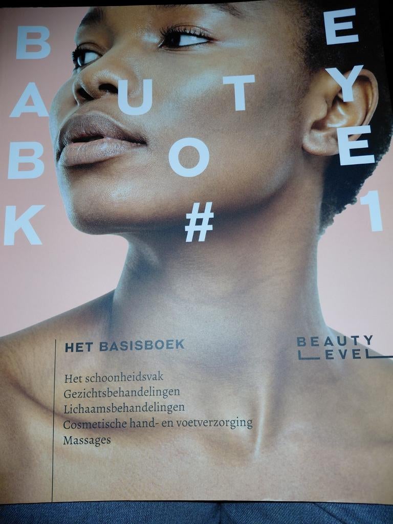 Beauty Level Basisboek Schoonheidsvak, Ophalen of Verzenden, Zo goed als nieuw, Gezondheid en Conditie, Visavi