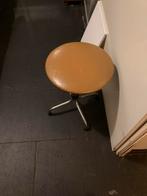 Leuk industrieel krukje, Ophalen, Zo goed als nieuw, Hout