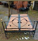 Prachtig gietijzeren ledikant met nieuwe lattenbodems., Huis en Inrichting, Slaapkamer | Bedden, Ophalen, 210 cm, Tweepersoons