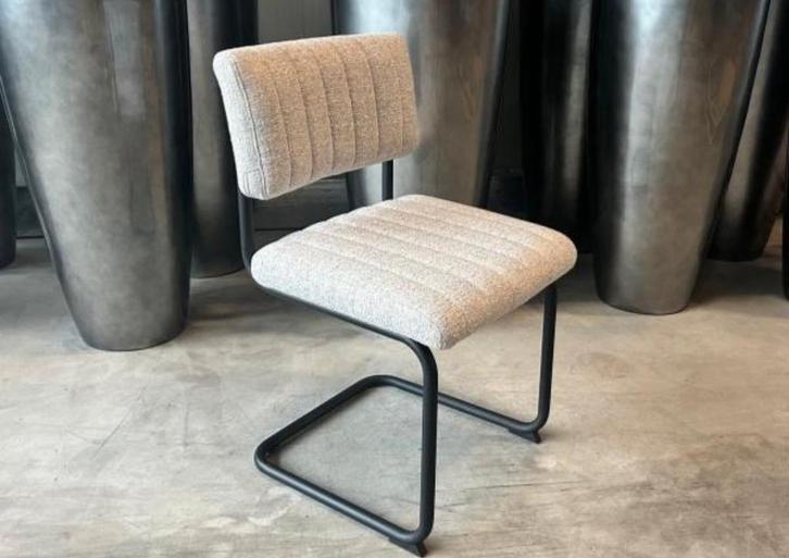 6 licht grijze eetkamerstoelen - Nieuw in doos, Huis en Inrichting, Stoelen, Nieuw, Vijf, Zes of meer stoelen, Metaal, Zwart, Ophalen of Verzenden