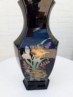 Zwarte vaas met bloemenmotief, 50 tot 75 cm, Zwart, Aardewerk of Porselein, Ophalen of Verzenden