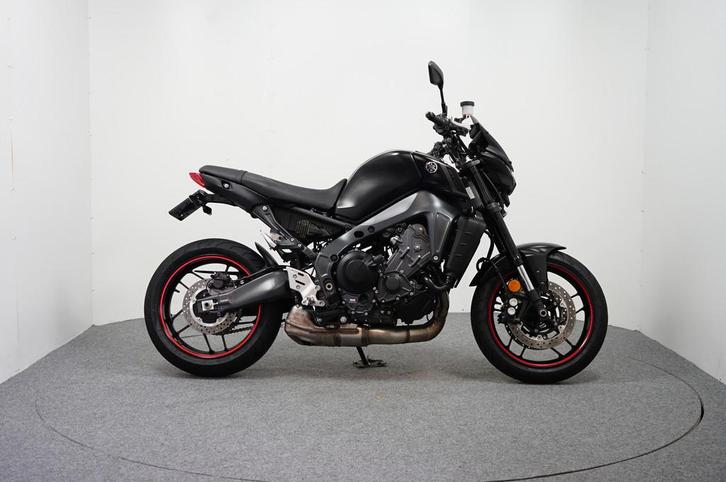Yamaha MT-09 ABS (bj 2022), Motoren, Motoren | Yamaha, Bedrijf, Naked bike, meer dan 35 kW, ABS, Quickshifter
