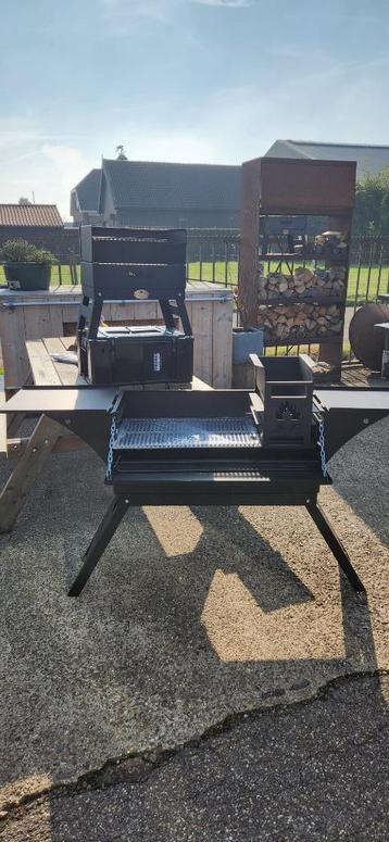 1x Home Fires Braai Campbraai & 1x Jan Braai Barbecue BBQ beschikbaar voor biedingen