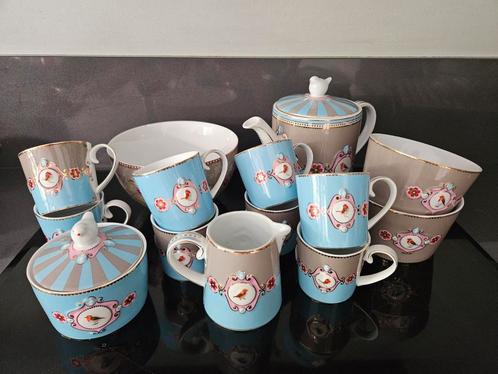 Pip Studio Servies, Love Birds Blue, Huis en Inrichting, Keuken | Servies, Zo goed als nieuw, Overige typen, Overige stijlen, Porselein
