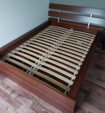 IKEA Malm bedframe 180x200 bruin + lattenbodem beschikbaar voor biedingen