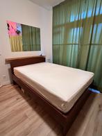 Queensize houten bed 145x205 + lattenbodem, Ophalen, Zo goed als nieuw, Tweepersoons