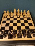 Vintage schaakspel, Hobby en Vrije tijd, Gezelschapsspellen | Bordspellen, Ophalen of Verzenden, Zo goed als nieuw