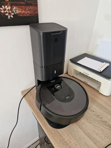 Roomba I7 stofzuiger met toren en accessoires  beschikbaar voor biedingen