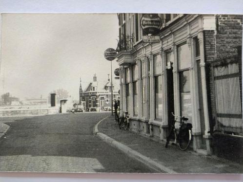 D1043 Dordt Cafe Oscar Bakker, Verzamelen, Ansichtkaarten | Nederland, Zuid-Holland, 1920 tot 1940, Ophalen of Verzenden