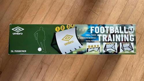 ⚽️ Umbro football trianing 4 in 1 maat: 75x58x78cm, Sport en Fitness, Voetbal, Zo goed als nieuw, Overige typen, Maat XL, Ophalen