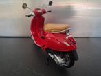 Vespa Primavera Schaal 1:12, Hobby en Vrije tijd, Modelauto's | 1:5 tot 1:12, Nieuw, Ophalen of Verzenden, Maisto, 1:9 t/m 1:12
