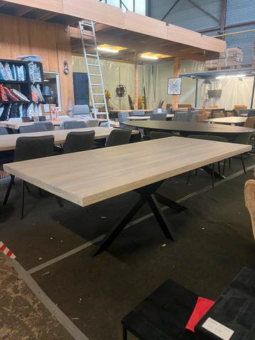 Massief Eiken Eettafel - Whitewash Monocoat - 220cm beschikbaar voor biedingen