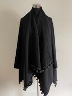 Jas41 - Zwarte warme winter cape 1 maat heerlijk groot (1), Kleding | Dames, Jassen | Winter, Ophalen of Verzenden, Zo goed als nieuw