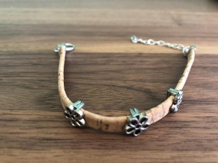 Mooi nieuw armbandje uit Italie van kurk en verzilverd., Sieraden, Tassen en Uiterlijk, Armbanden, Nieuw, Overige materialen, Zilver