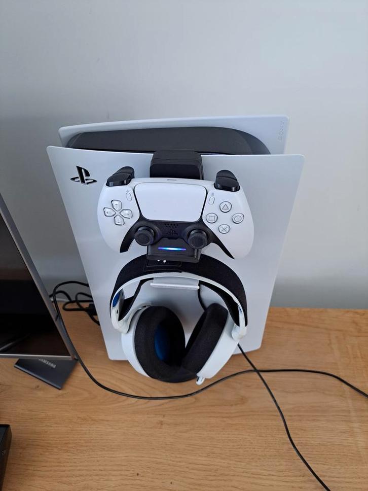 Nieuwstaat: PS5 + Controller, Headset & Laadstation, Spelcomputers en Games, Spelcomputers | Sony PlayStation 4, Zo goed als nieuw