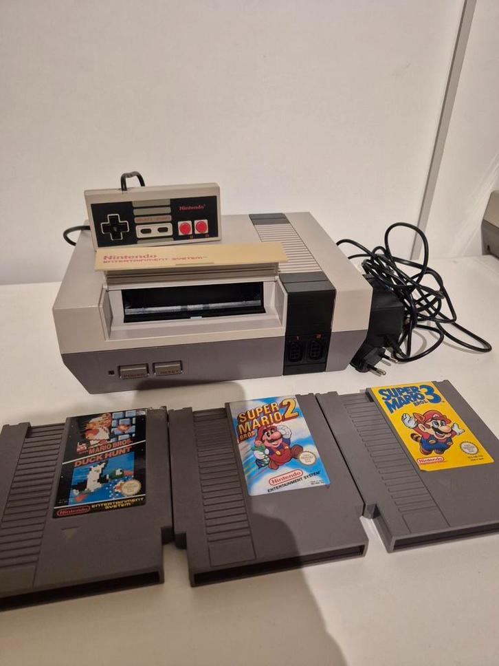 Nintendo met super Mario 1 2 3, Spelcomputers en Games, Spelcomputers | Nintendo NES, Gebruikt, Met 1 controller, Met games, Ophalen of Verzenden