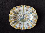 Makkumer bord met pauw, Antiek en Kunst, Antiek | Wandborden en Tegels, Ophalen of Verzenden
