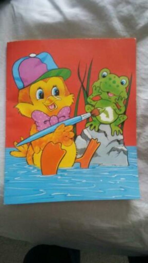 kleurboek, kleurblok, prikblok, vouwblaadjes + kleurpotloden, Hobby en Vrije tijd, Knutselen, Zo goed als nieuw, Materiaal, Ophalen of Verzenden