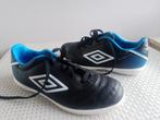 Nieuwe Umbro Classico zaalvoetbalschoenen kindermaat 34, Ophalen, Nieuw, Schoenen