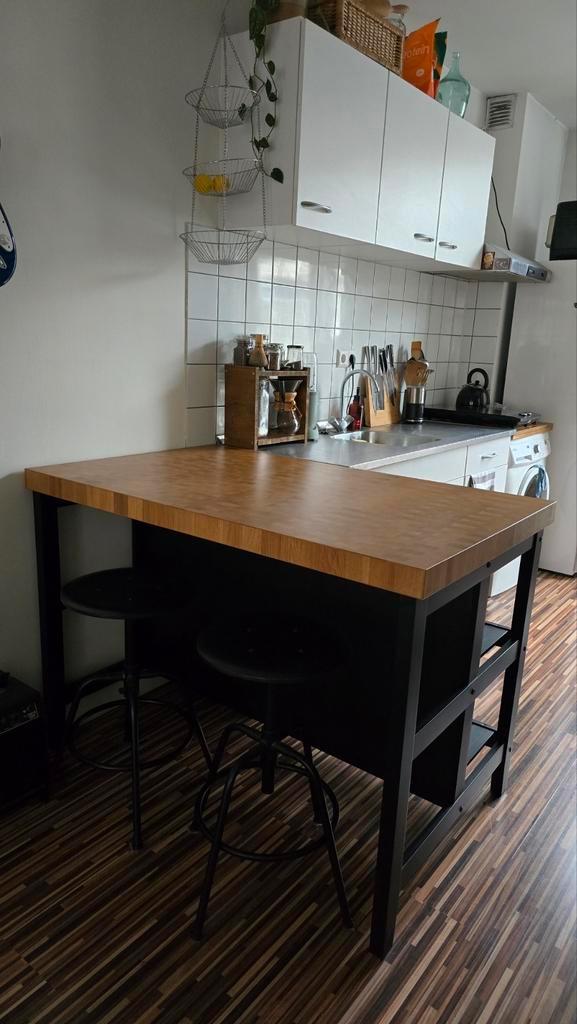 IKEA Vadholma keukeneiland + 3 zwarte Kullaberg barkrukken, Huis en Inrichting, Tafels | Eettafels, Zo goed als nieuw, 50 tot 100 cm