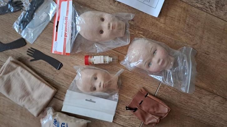 Poppen, Verzamelen, Poppen, Zo goed als nieuw, Pop, Ophalen of Verzenden