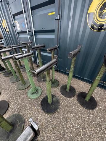 14x Zware Rolbokken – Werkplaats / Lassen / Constructie beschikbaar voor biedingen