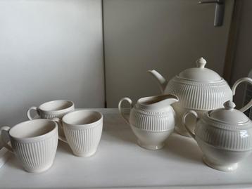 Wedgwood Windsor Theepot, Suikerpot, Melkkan & 3 Kopjes beschikbaar voor biedingen