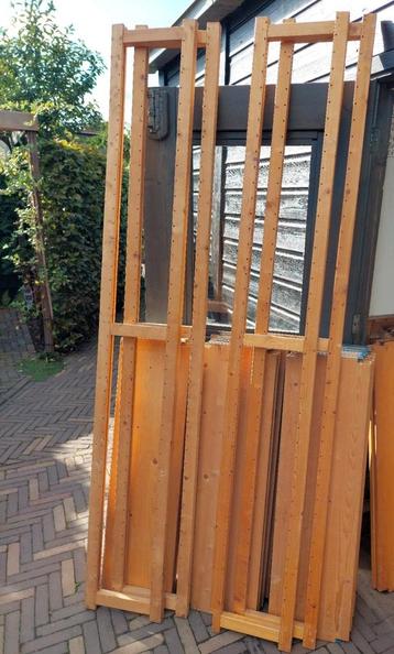 Lundia materialen in 30 cm diep. beschikbaar voor biedingen