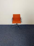 2 x Vergaderstoel Vitra Eames 107, oranje stof, chroom frame, Ophalen, Gebruikt, Twee, Overige kleuren