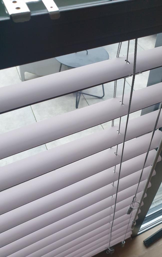 Luxaflex megaview jaloezie 1.17m breed, zgan, Huis en Inrichting, Stoffering | Gordijnen en Lamellen, Zo goed als nieuw, Ophalen of Verzenden