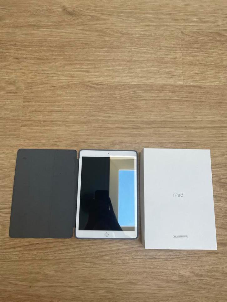 iPad Apple Zilver 32GB + Hoes & Pen, Computers en Software, Apple iPads, Gebruikt, Apple iPad, Wi-Fi, 10 inch, 32 GB, Zilver, Ophalen of Verzenden