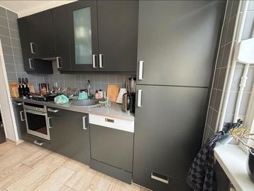 Top keuken incl vaatw & koelk. GEDEMONTEERD! beschikbaar voor biedingen