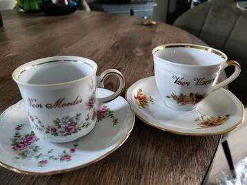 Vintage porseleinen kop & schotel “Voor Vader & Voor Moeder" beschikbaar voor biedingen