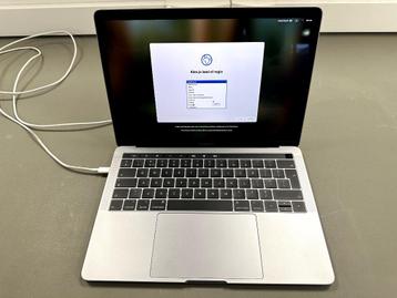 MacBook Pro 2019 13" i5 8GB RAM 256 GB SSD NL Touchbar / ID beschikbaar voor biedingen