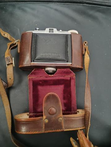 👉 Agfa Isolette Vintage Camera met Tas beschikbaar voor biedingen
