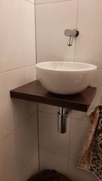 Fontein toilet met bruine plank en sifon, Ophalen of Verzenden, Gebruikt, Wasbak of Wastafel