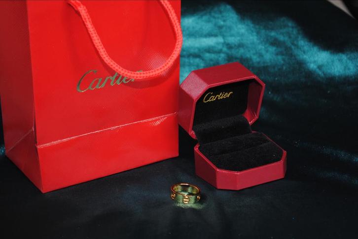 Cartier Love Ring - Maat 7 & 8 - Gegraveerd, Sieraden, Tassen en Uiterlijk, Ringen, Zo goed als nieuw, Dame of Heer, Kleiner dan 17