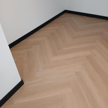 Laminaat legger  verschillende Soorten vloeren op voorraad  beschikbaar voor biedingen