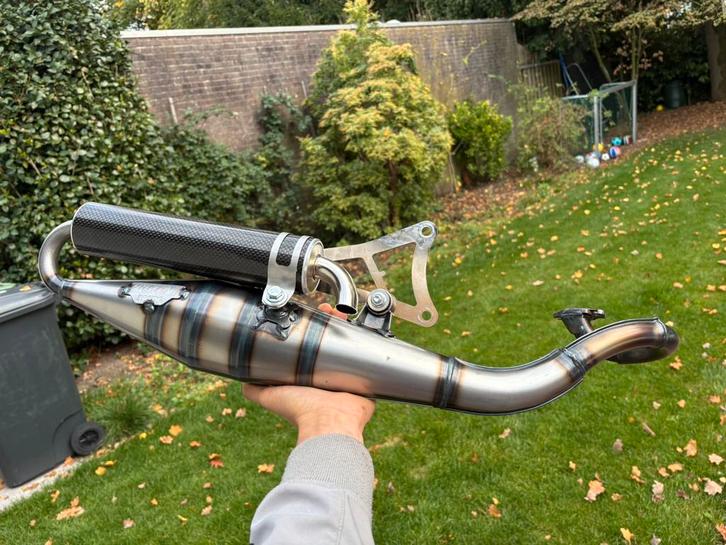 Yasunnie carbon hand made edition terugloop., Fietsen en Brommers, Brommeronderdelen | Algemeen, Zo goed als nieuw, Uitlaat, Ophalen of Verzenden