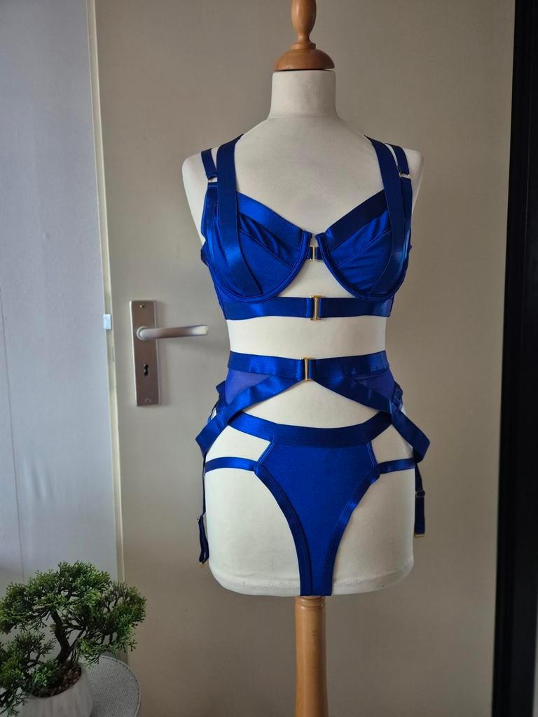 Blauwe lingerie set met jarretel & beenbandjes – maat L, Kleding | Dames, Ondergoed en Lingerie, Ophalen of Verzenden, Blauw, Setje