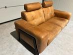 Cognac kleurige tweezitsbank in goede staat, Huis en Inrichting, Banken | Bankstellen, ., Tweepersoons, Leer, Ophalen of Verzenden